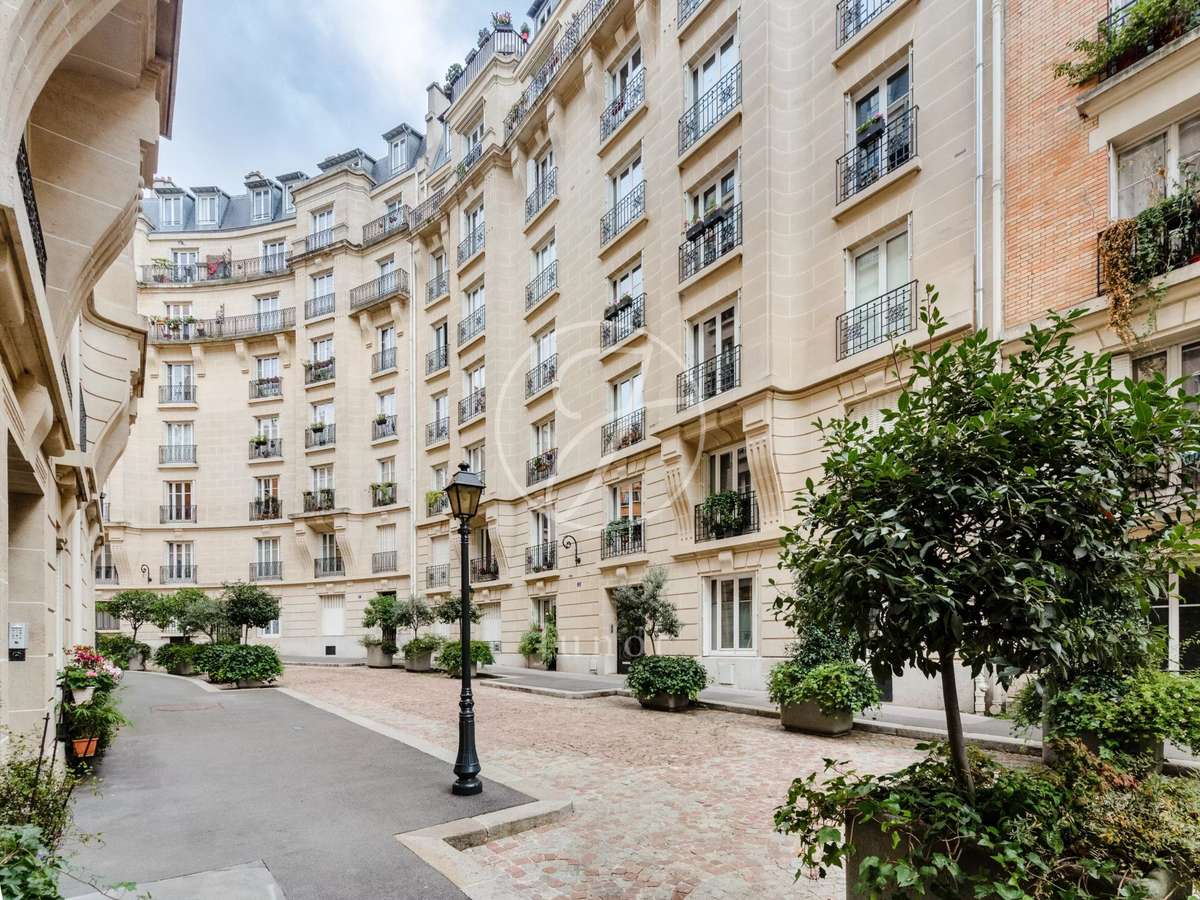 Apartment Paris 18e