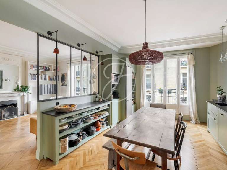 Apartment Paris 18e - 3 bedrooms - 121m²
