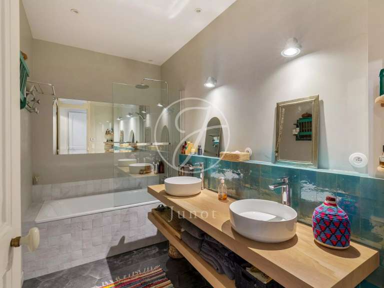 Apartment Paris 18e - 3 bedrooms - 121m²