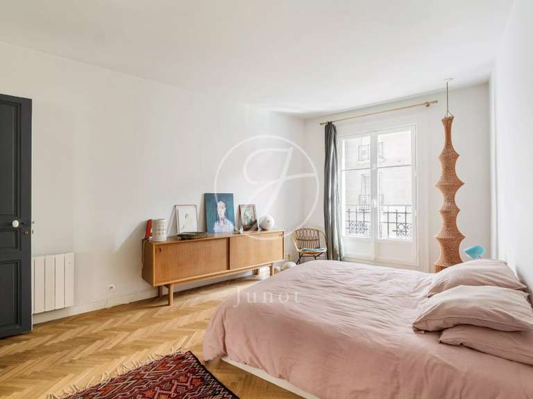 Apartment Paris 18e - 3 bedrooms - 121m²
