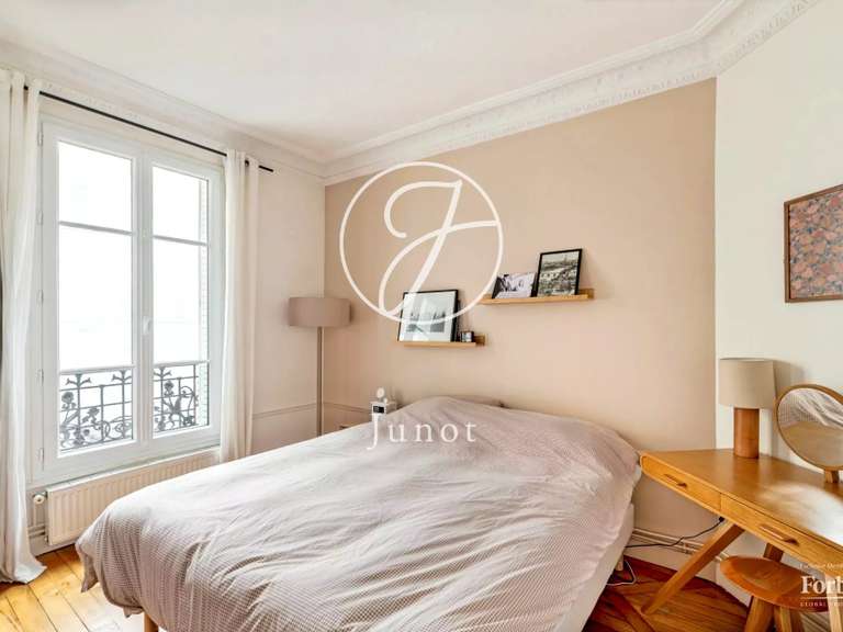 Appartement Paris 18e - 2 chambres - 78m²