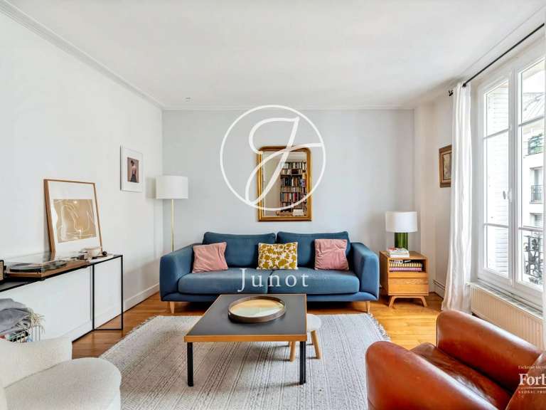 Appartement Paris 18e - 2 chambres - 78m²