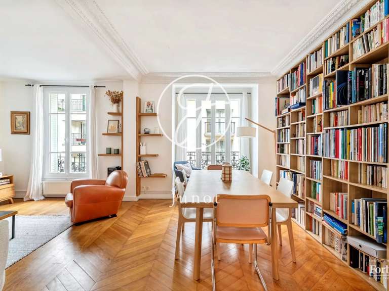 Appartement Paris 18e - 2 chambres - 78m²