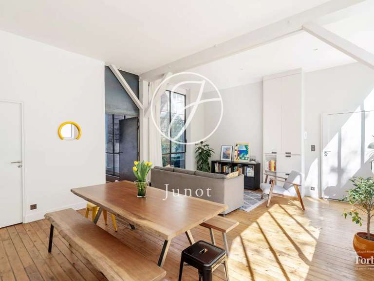 Appartement Paris 18e - 2 chambres - 79m²