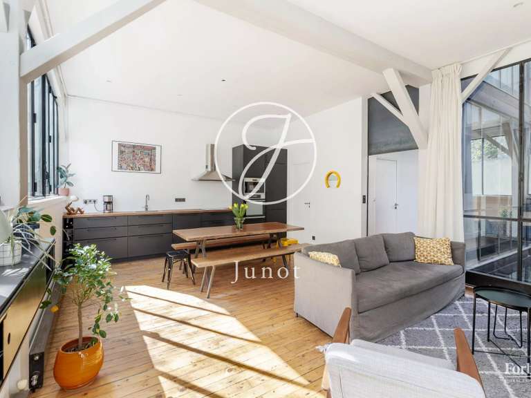 Appartement Paris 18e - 2 chambres - 79m²