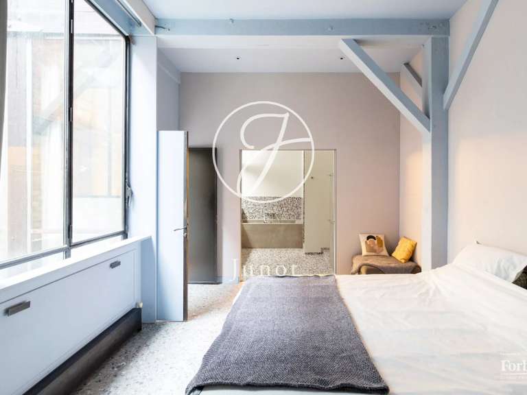 Appartement Paris 18e - 2 chambres - 79m²