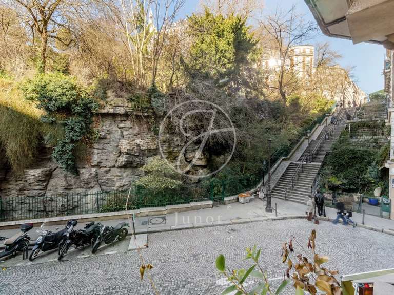 Apartment Paris 18e - 2 bedrooms - 77m²