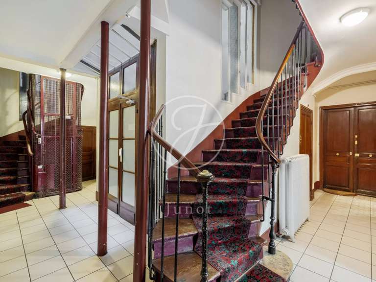 Apartment Paris 18e - 2 bedrooms - 77m²