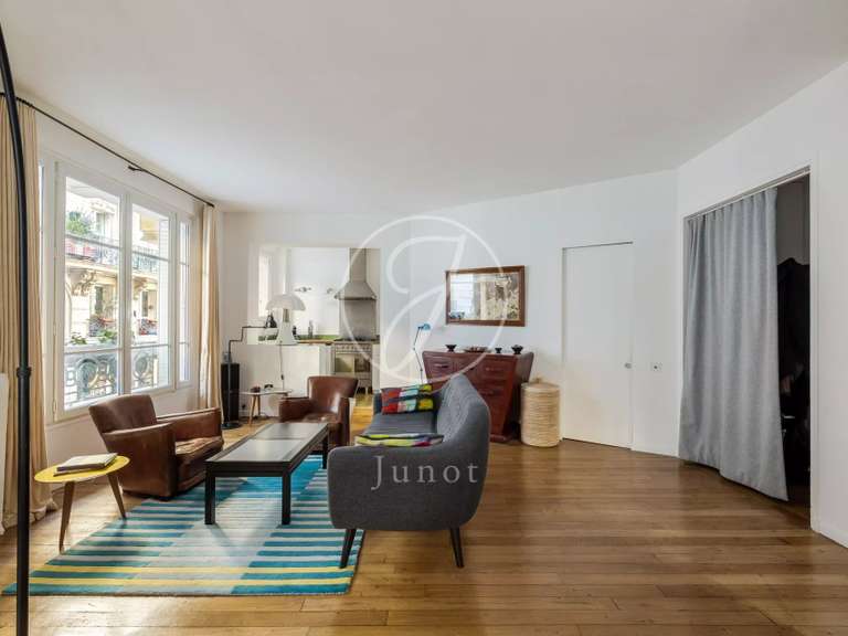 Apartment Paris 18e - 2 bedrooms - 77m²