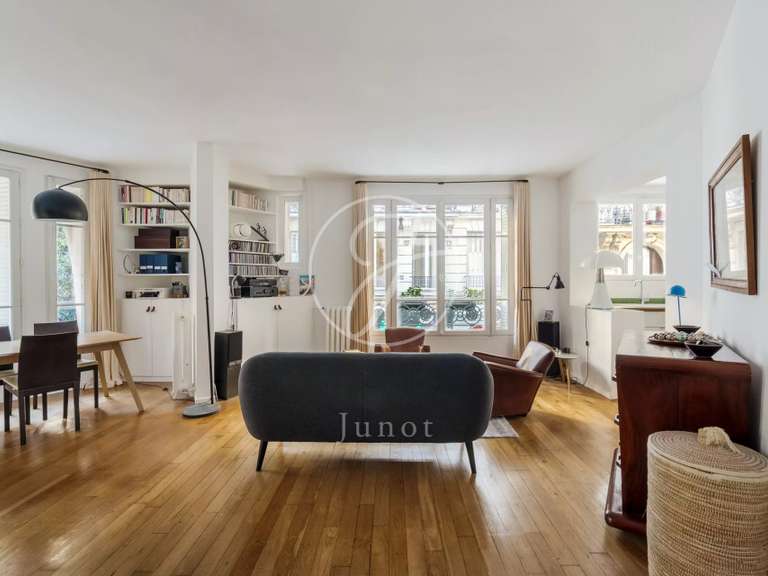 Apartment Paris 18e - 2 bedrooms - 77m²