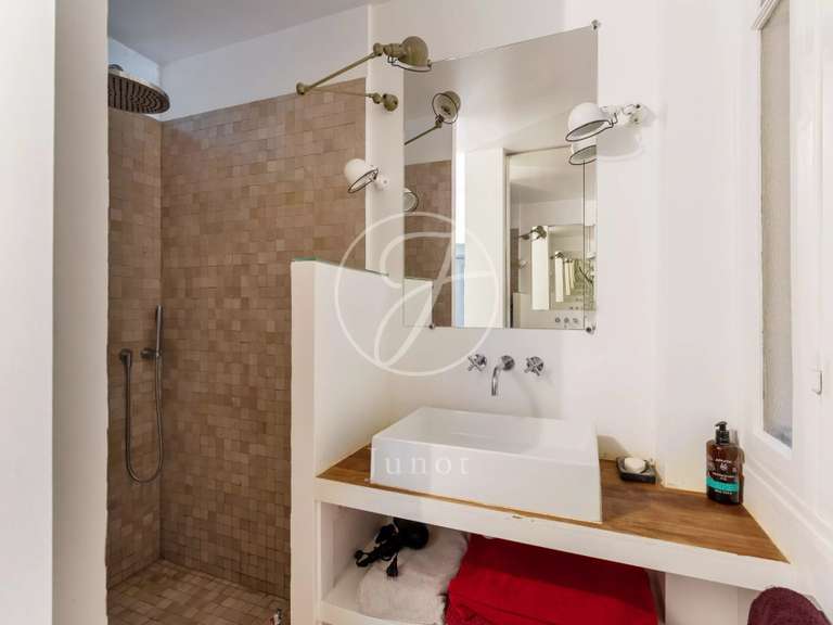 Apartment Paris 18e - 2 bedrooms - 77m²