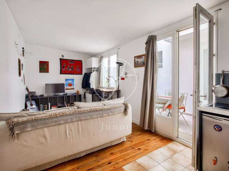 Appartement Paris 18e - 3 chambres - 104m²