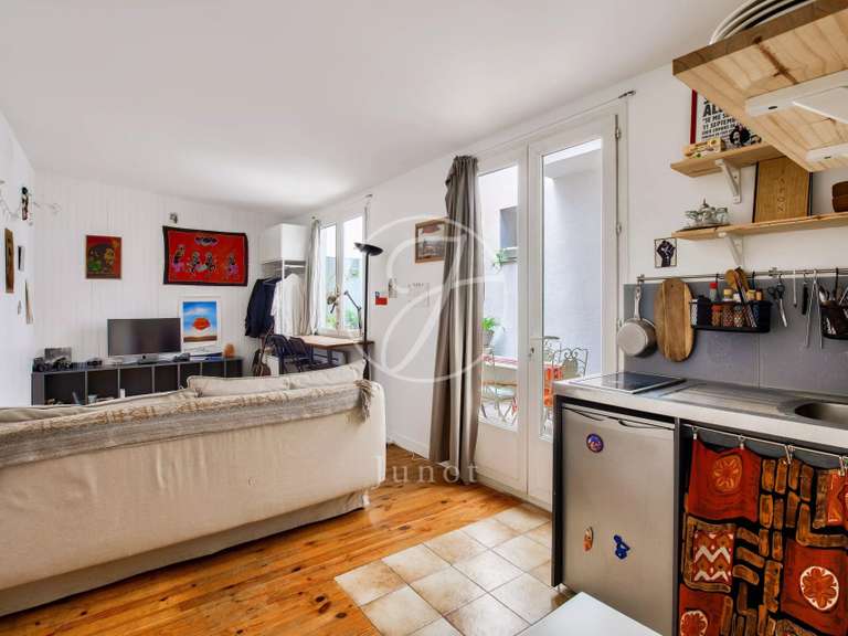 Appartement Paris 18e - 3 chambres - 104m²