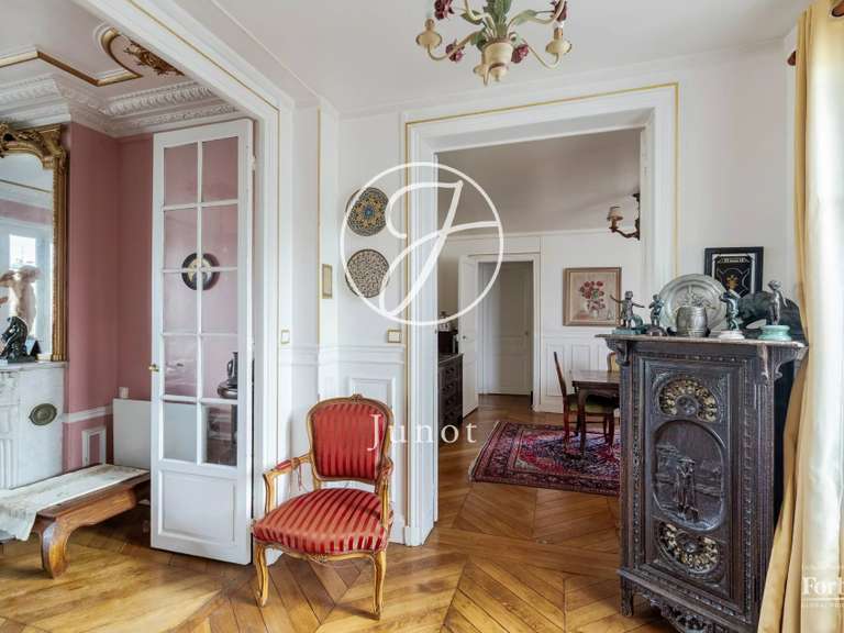Appartement Paris 18e - 3 chambres - 103m²