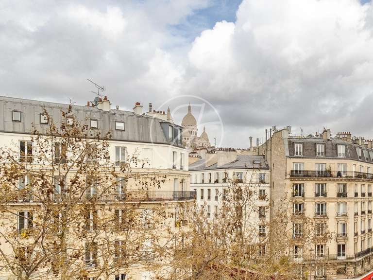 Appartement Paris 18e - 3 chambres - 103m²