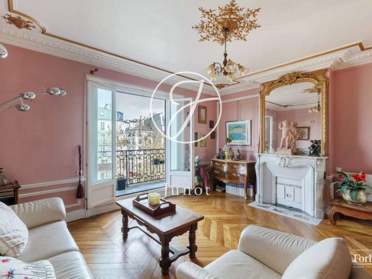 Appartement Paris 18e - 3 chambres - 103m²