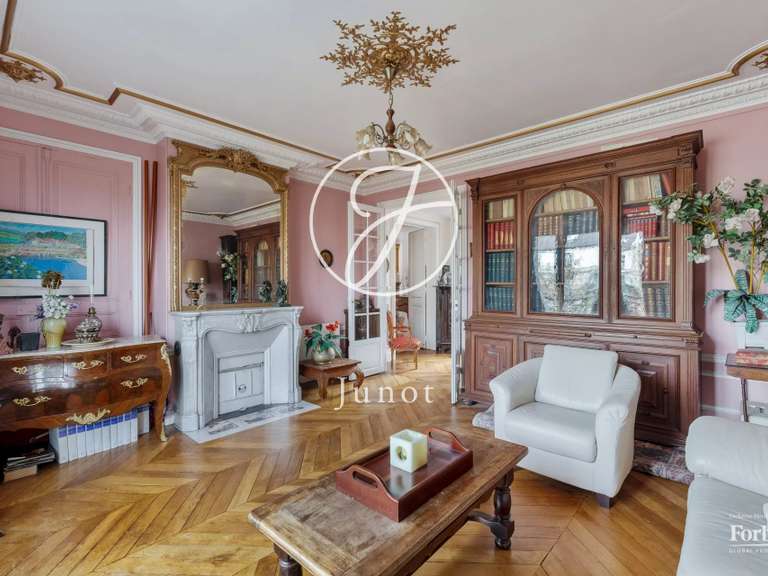 Appartement Paris 18e - 3 chambres - 103m²