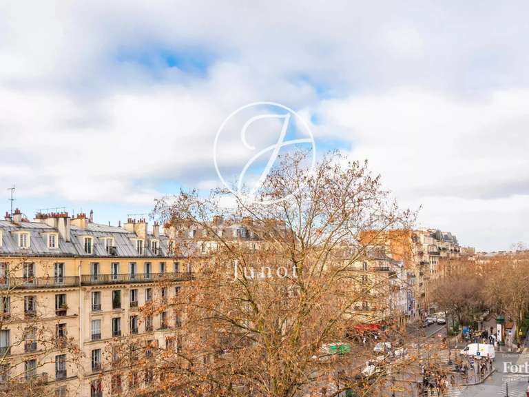 Appartement Paris 18e - 3 chambres - 99m²