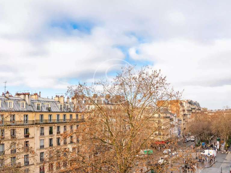 Appartement Paris 18e - 3 chambres - 99m²