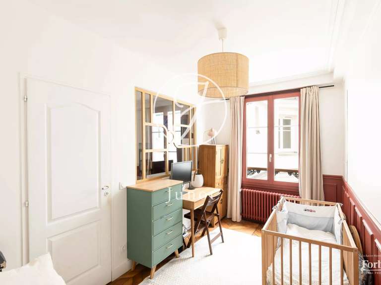 Appartement Paris 18e - 3 chambres - 99m²