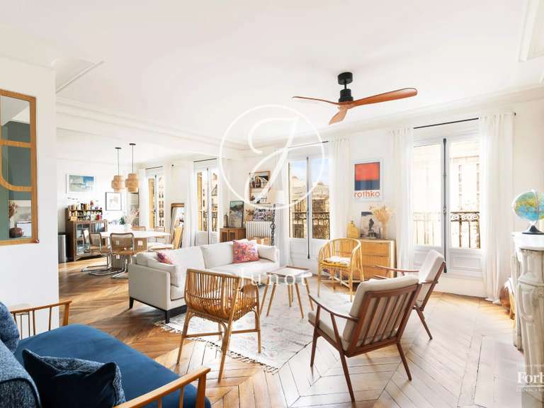 Appartement Paris 18e - 3 chambres - 99m²