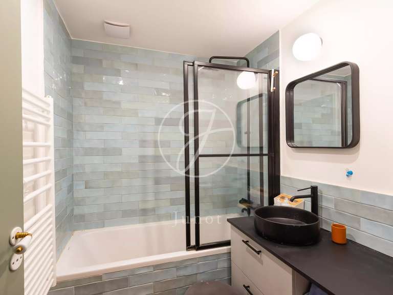 Appartement Paris 18e - 3 chambres - 99m²