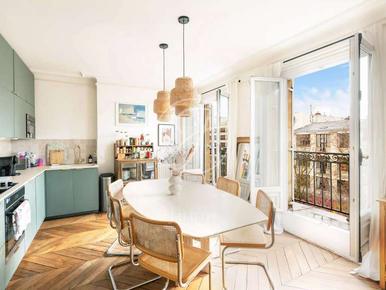 Appartement Paris 18e - 3 chambres - 99m²