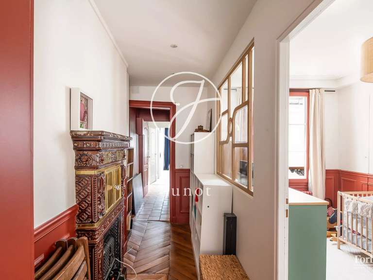 Appartement Paris 18e - 3 chambres - 99m²