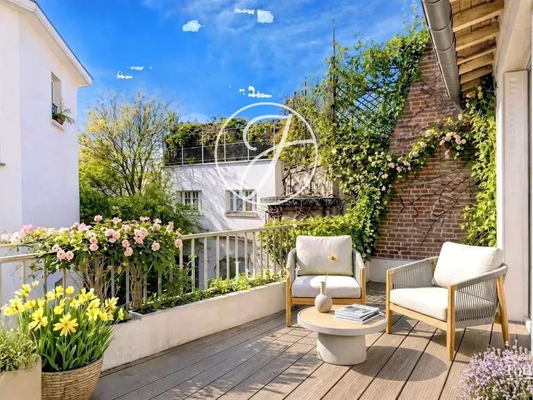 Appartement Paris 18e - 4 chambres - 270m²