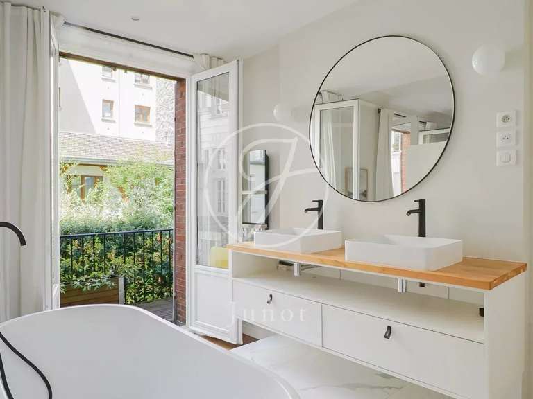 Apartment Paris 18e - 3 bedrooms - 127m²