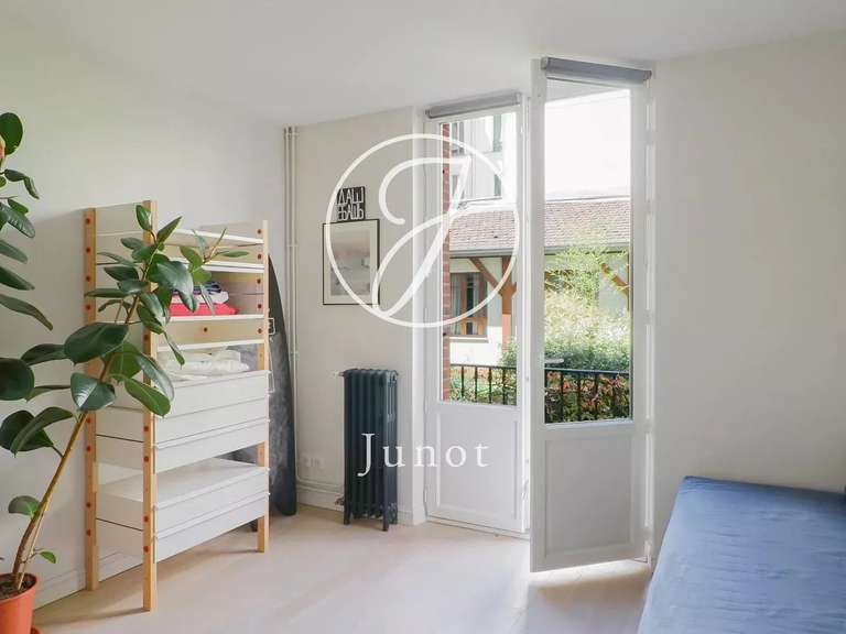 Appartement Paris 18e - 3 chambres - 127m²