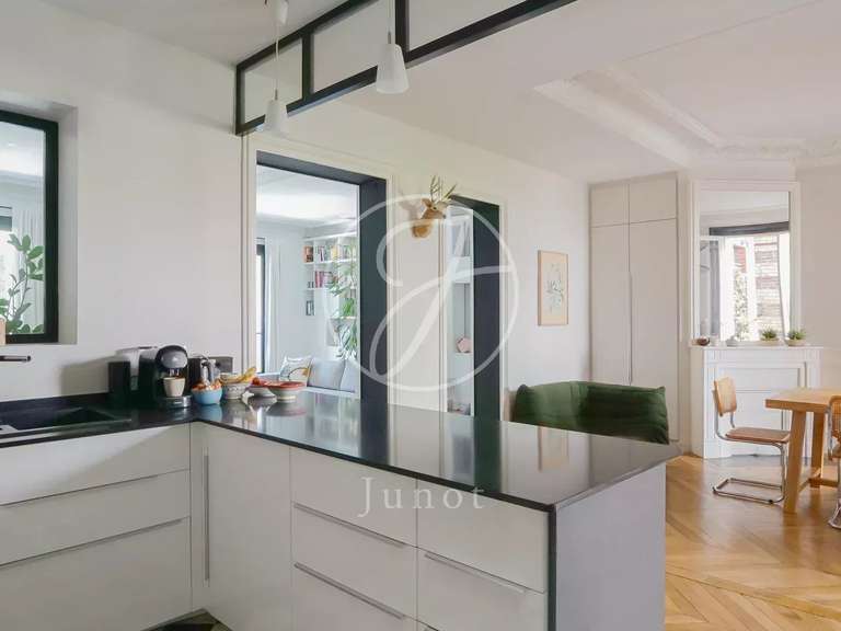 Apartment Paris 18e - 3 bedrooms - 127m²