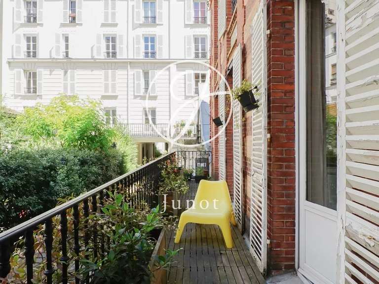 Appartement Paris 18e - 3 chambres - 127m²