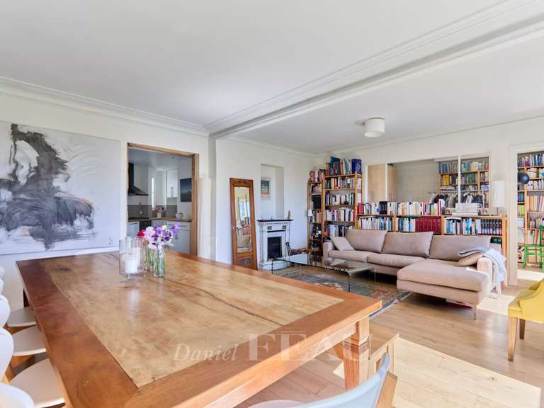 Appartement Paris 18e - 2 chambres - 78m²