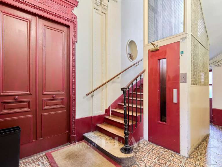 Appartement Paris 18e - 2 chambres - 78m²