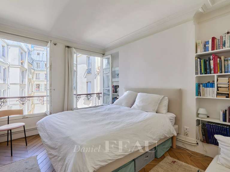 Appartement Paris 18e - 2 chambres - 78m²