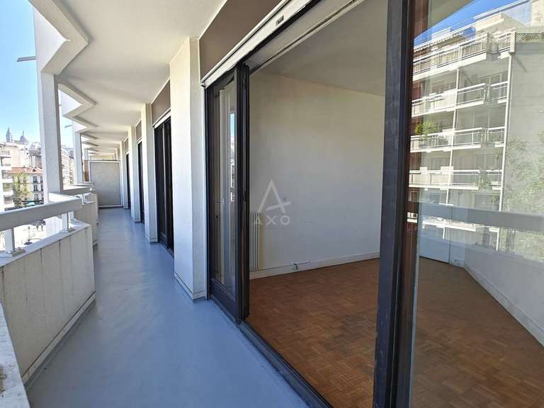 Appartement Paris 18e - 3 chambres