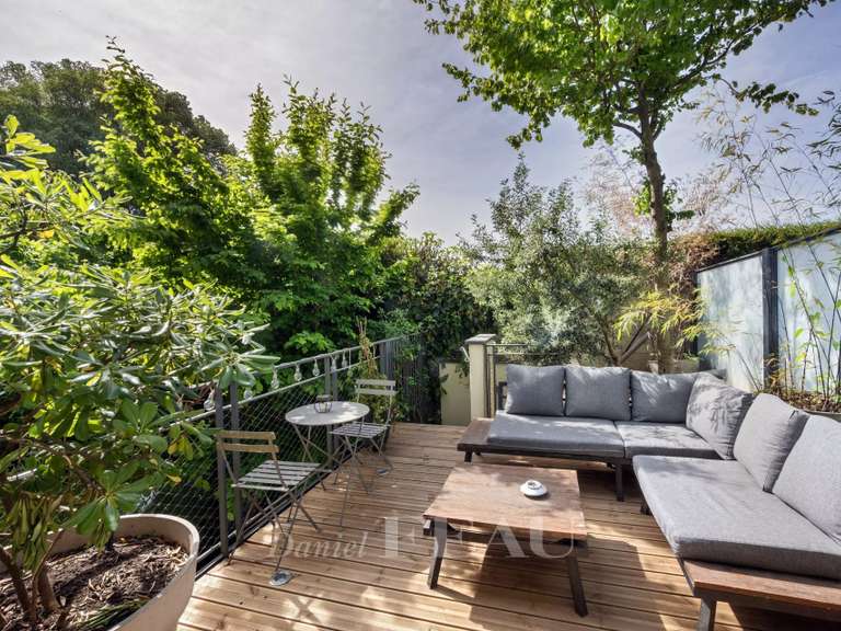 Appartement Paris 18e - 3 chambres - 158m²