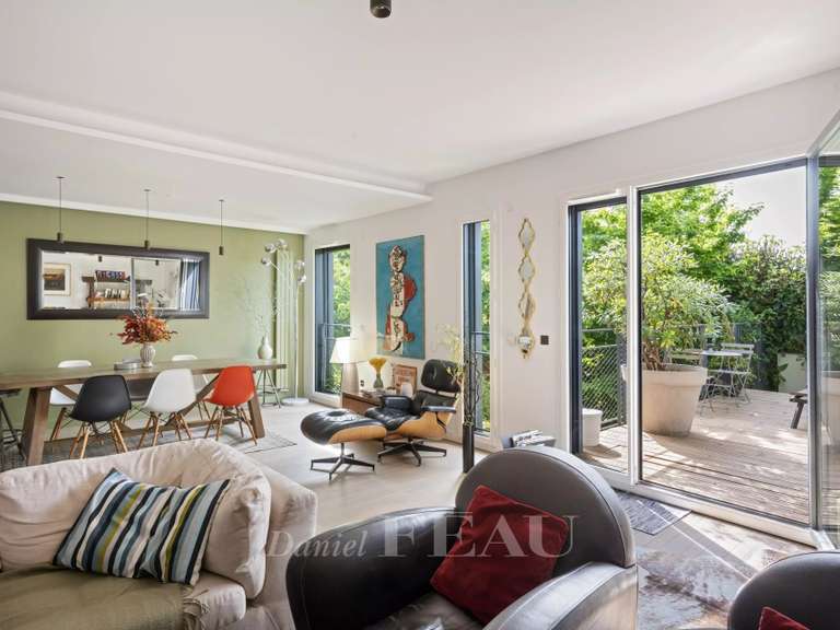 Appartement Paris 18e - 3 chambres - 158m²
