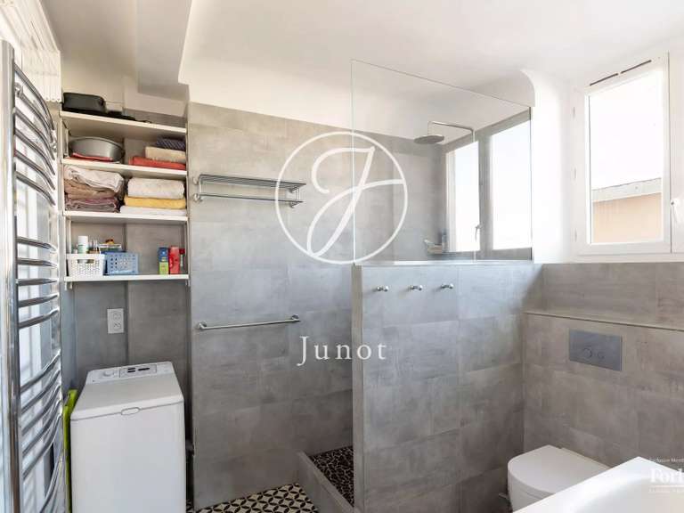 Appartement Paris 18e - 2 chambres - 72m²
