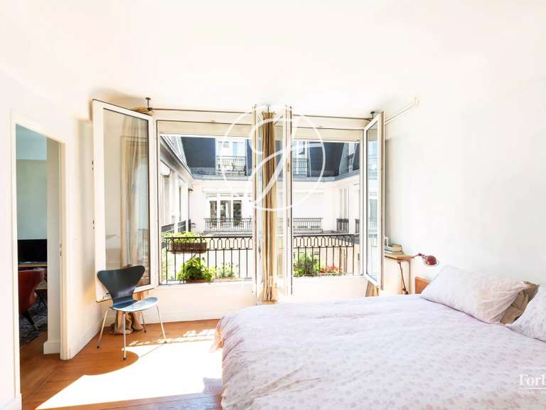 Appartement Paris 18e - 2 chambres - 72m²