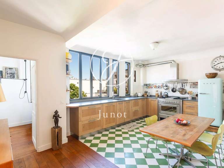 Appartement Paris 18e - 2 chambres - 72m²
