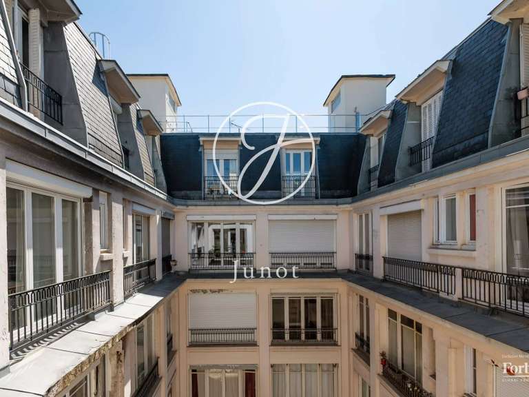 Appartement Paris 18e - 2 chambres - 72m²