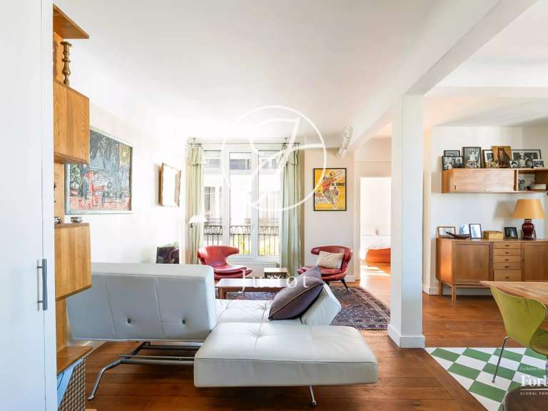 Appartement Paris 18e - 2 chambres - 72m²