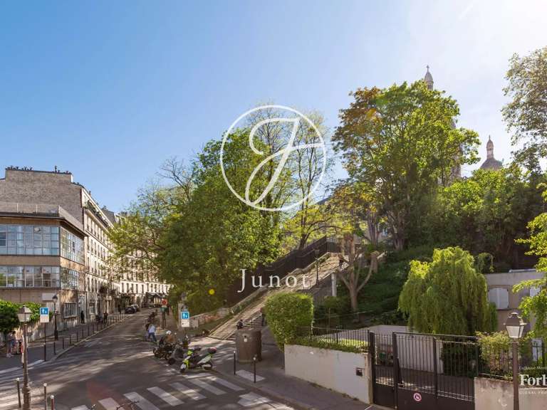 Appartement Paris 18e - 3 chambres - 94m²