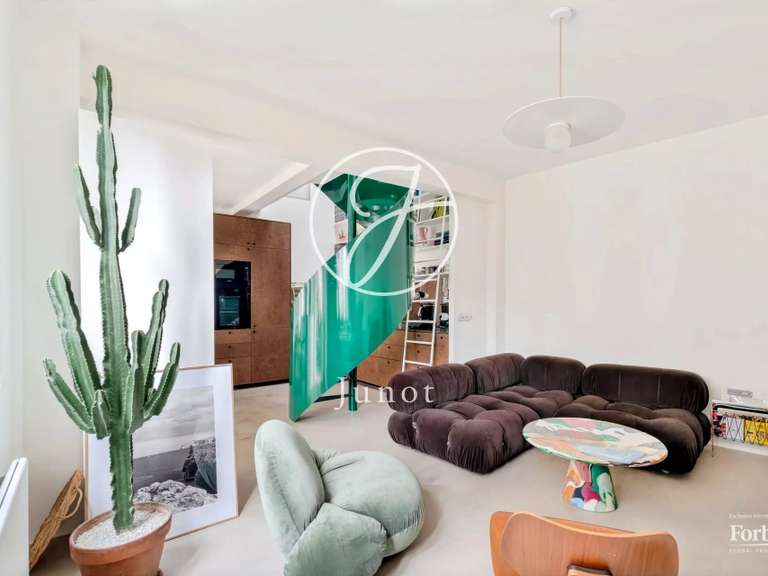 Appartement Paris 18e - 2 chambres - 68m²