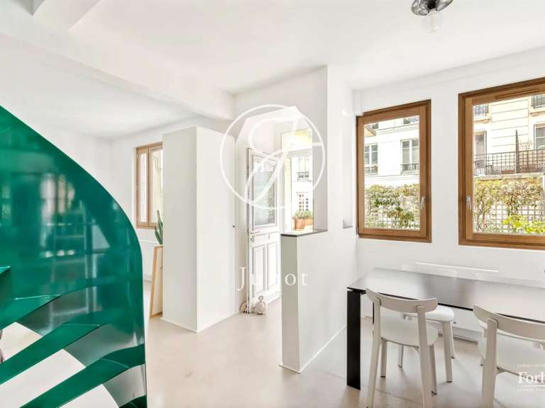 Appartement Paris 18e - 2 chambres - 68m²