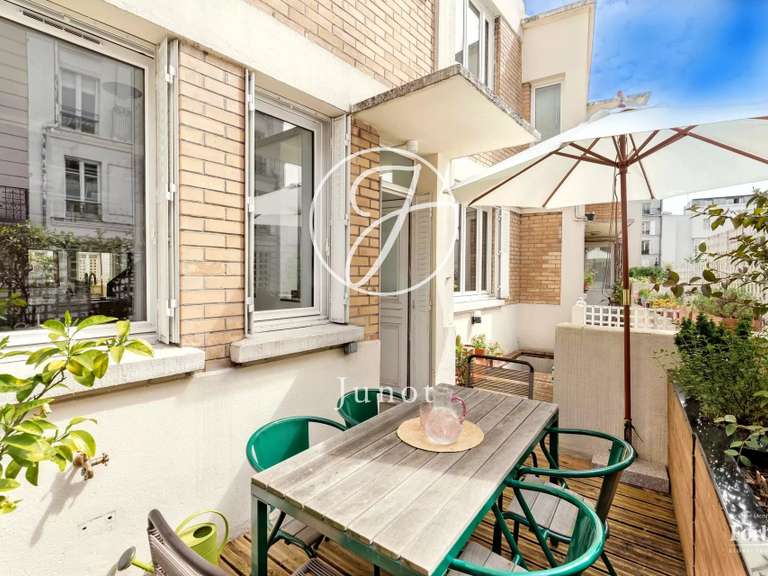 Appartement Paris 18e - 2 chambres - 68m²