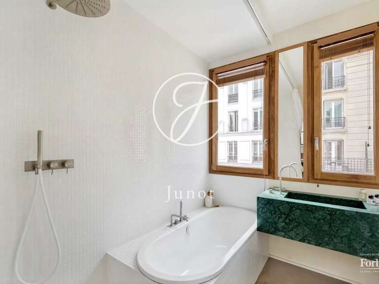 Appartement Paris 18e - 2 chambres - 68m²