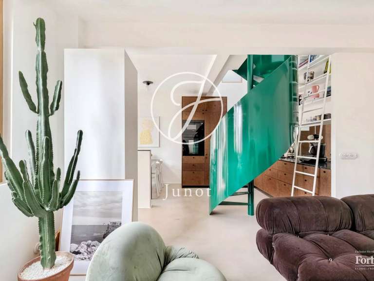 Appartement Paris 18e - 2 chambres - 68m²